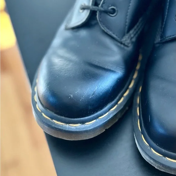 Dr. Martens Boots 1460 - Picture 3 of 6
